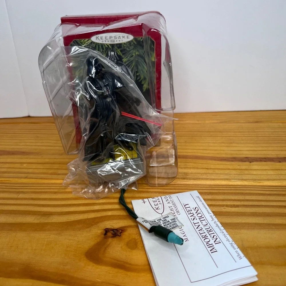 1997 Hallmark Keepsake Star Wars‎ Darth Vader Ornament Light & Sound QXI7531